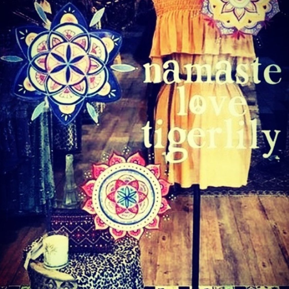 TIGERLILY Shirred Off The Shoulder Dress NWT R$170 - Picture 7 of 11